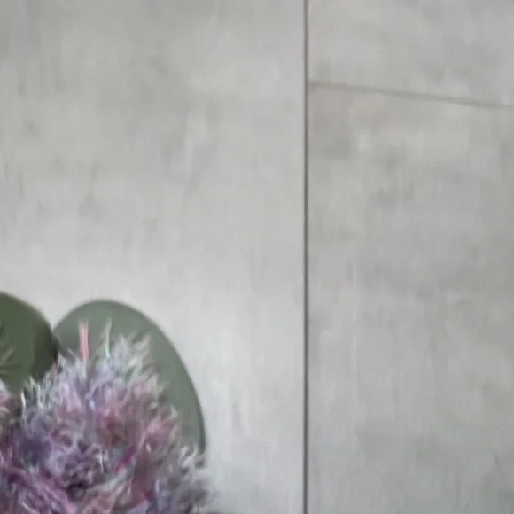 NWOT festive fun flip flops! Shades of purple & pink yarns make these special🌸 - Picture 6 of 7